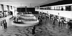 Die 1987 fertig­ge­stellte Empfangs­halle des dama­ligen Haupt­bahnhofs