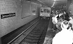 Ehemaliger Geisterbahnhof Jannowitzbrücke am 11. November 1989, zwei Tage nach dem Fall der Mauer