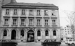 Ansicht des Verlagsgebäudes in der Straße Verlagsgebäude, Alte Schönhauser Straße 8 in Berlin im Jahr 1990