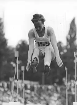 Bronzemedaillengewinnerin Margrit Olfert – im Weitsprung auf Platz&nbsp;neun