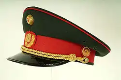 Grüne Tellerkappe eines Leitenden Beamten der Polizei