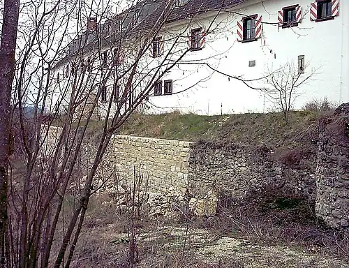 Futtermauer der Burg Arnsberg (Altmühltal)