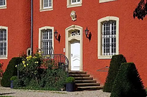 Innenhof, Haupthaus mit Treppe