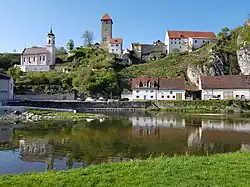 Blick auf die Burg aus dem Donautal