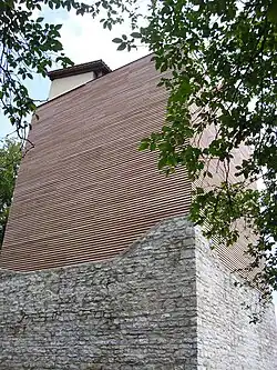 Aufgestockter Wohnturm im August 2010