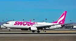 Eine 737-800 (C-FONK) der Swoop
