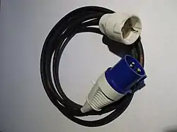 Zulässige 16-A-Adapterleitung von CEE 230&nbsp;V auf Schuko