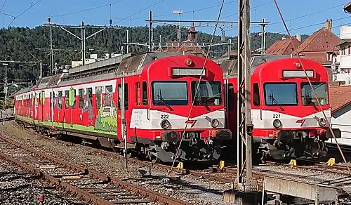CJ RBDe 222 und 221 ex BLS in Tavannes
