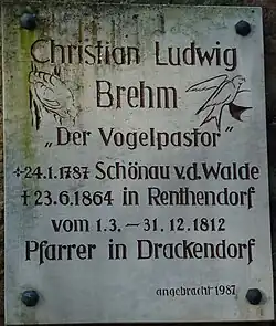 Erinnerungstafel an der Kirche in Drackendorf