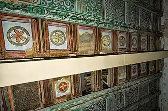 Die zwei übereinander liegenden Decken (1521 und um 1590) des 16.&nbsp;Jahrhunderts im Kellerhaus, Oktober 2005