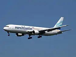 Eine 2008 von EuroAtlantic Airways gemietete Boeing 767-300ER