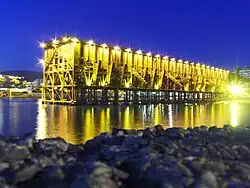 Cable Inglés in der Nacht