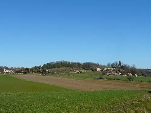 Cantillac von Süden mit den Weilern Saint-Michel (rechts) und Les Bourgougnoux