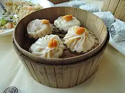 Xiaolongbao mit Krabbenrogen (oben) in Hongkong