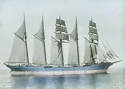 Die Carl Vinnen, ein Toppsegelschoner mit der typischen Takelung der Vinnen-Schoner.