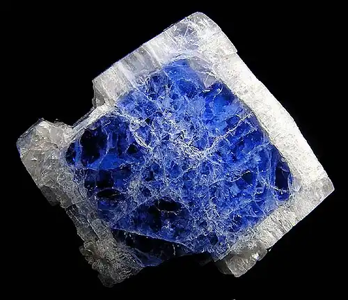 Carletonit aus dem Poudrette Quarry am Mont Saint-Hilaire, Québec, Kanada