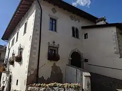 Hauptfassade Ecke Ostseite