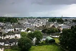 Blick über Cashel mit der Ruine der Dominic’s Abbey