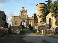 Einfahrt zum Castello di Madonna