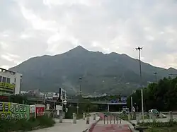 Castle Peak – Ansicht vom Dorf, 2007