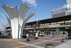 Westlicher Haupteingang an der Taiko-dōri