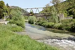 Die Mündung des Vigi (links) in die Nera