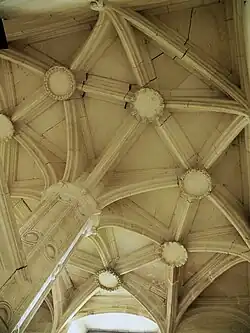 Südflügel: Gewölbe der Treppe.