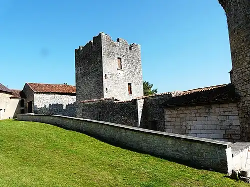 Burg Les Bernardières bei Champeaux-et-la-Chapelle-Pommier