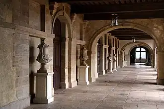 Galerie im Erdgeschoss