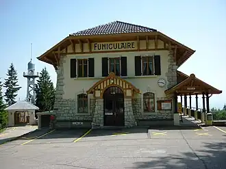 Bergstation der Standseilbahn und Aussichtsturm