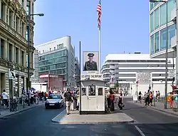 Checkpoint Charlie in Blickrichtung Norden, 2005