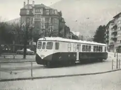 Triebwagen auf dem Bahnhofplatz Chur
