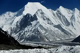 vom Godwin-Austen-Gletscher aus gesehen