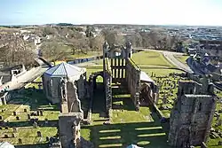 Blick vom Nordturm nach Osten auf Kapitelsaal und Chor