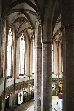 Chor­um­gang der Chemnitzer Stadt­kirche tangential