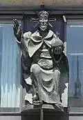 Skulptur Christus als Weltenrichter, Schrammerstr. 3