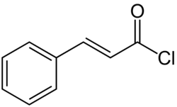 Strukturformel von Zimtsäurechlorid