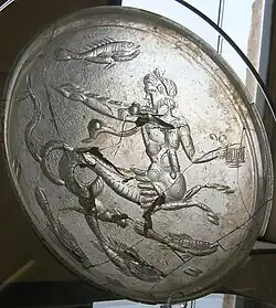 Saal 6 Glasarbeit (Ichthyozentaur)