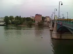 Blick über die Seine auf Clichy, rechts die Brücke Pont d'Asnières