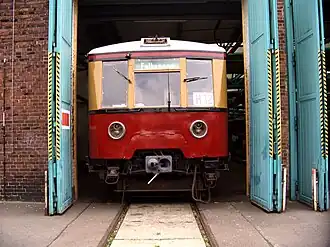 ET 166 047 in der Triebwagenhalle Erkner