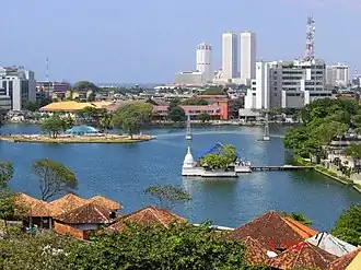 Der Beira-Lake mit dem World Trade Center Colombo
