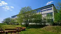 Ostansicht des ehemaligen Containergebäudes