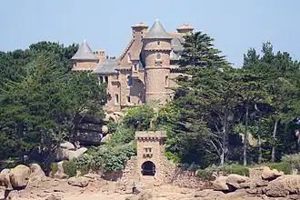 Eingangsbereich des Schlosses Costaérès in Ploumanac’h