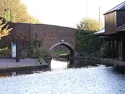 Coventry-Kanal-Hafen: Kanalbrücke (Blick vom Hafenbecken)