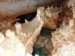 Unterirdischer See am Südende der Höhle