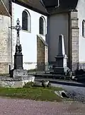 Flurkreuz und Mahnmal an der Kirche Saint-Sébastien