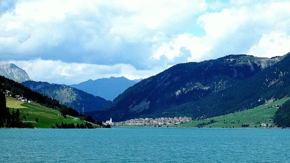 Reschensee und Reschen am See