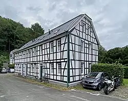 Dültgenstaler Str. 105-107-109