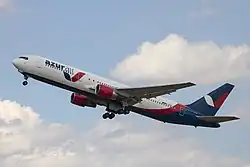 Boeing 767-300ER der Azur Air