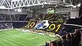 Choreografie der AIK-Fans auf der Gegenseite